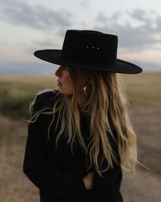 Cowgirl Photoshoot, Cowboy Aesthetic, Looks Country, Cowgirl Aesthetic, End Of Season Sale, Outfits With Hats