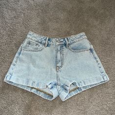 Nwt Pacsun Light Blue Jean Mom Shorts Size 24 Light Wash High-waisted Shorts For Day Out, Summer High-waisted Light Wash Shorts, Light Blue Bottoms For Summer Day Out, Light Blue Summer Bottoms For Day Out, Light Wash Short Bottoms For Day Out, Light Blue High-waisted Shorts For Summer, Light Blue High-waisted Summer Shorts, Trendy Light Blue Bottoms For Vacation, Light Blue Short Bottoms For Day Out