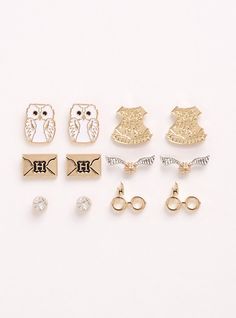 Accio, earrings! This earring set of three is nothing short of magical, from Hogwarts acceptance letter studs, to gold tone metal lightning-struck Harry Potter glasses to Golden Snitch studs. Set of 6. Base metals. Imported. The best plus size women's harry potter earring set earrings sets in gold. Torrid is your destination for the freshest spring and summer styles. Torrid is your destination for plus size Harry Potter merchandise. Fimo, Harry Potter Earrings, Initial Stud Earrings, Stile Harry Potter, Harry Potter Accessories, Harry Potter Glasses, Harry Potter Room Decor, Harry Potter Items, Adorable Gifts