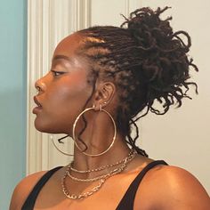 microlocs • Instagram Sisterlocs Bridal Hairstyles, Braided Microlocs, Microlocs With Extensions, Microloc Inspiration, Colored Microlocs, Mielle Rosemary Oil, Locs Cornrows, Sisterloc Styles