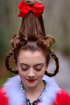 Simple Cindy Lou Who Hair, Who Hair Dr Suess, Easy Whoville Hair, Whoville Hairstyles Easy, Grinch Hairstyles, Cindy Lou Hoo, Cindy Lou Who Hair