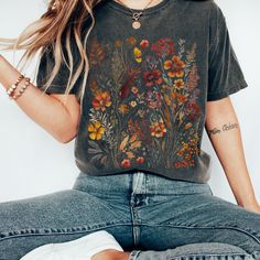 View items Vintage Goblincore shirt Boho wildflowers shirt Nature Shirt Botanical Shirt: Price, size, color, shipping time on printerval.com now! Cottagecore Shirt, Vintage Cottagecore, Botanical Shirt, Nature Shirts, Green Witch, Anne Of Green Gables, Autumn Aesthetic, Mode Inspiration, Mode Style