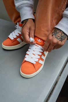 Klick hier für mehr Infos zu dem adidas Campus 00s amber Tint auf unserer Seite oder checke unsere kostenlose Dead Stock App. Nike Shox, Baggy Pants, Adidas Samba, Nike Air Jordan, Air Jordan, Nike Air, Amber