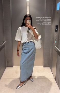 Long Denim Skirt Outfits, Skirt Outfits For Women, Long Denim Skirt Outfit, Fashion Dresses For Women, Spring Skirt Outfits, Skirt Outfit Summer, Button Front Denim Skirt, Jean Skirt Outfits, Long Jean Skirt