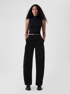 365 High Rise Corduroy Tapered Trousers Tapered Dress Pants Outfit, Cute Office Clothes, Dressy Streetwear Fashion, Graduation Outfit Pants, Black Clothes Outfits, Black Corduroy Pants Outfit, Alternative Office Fashion, Cool Business Casual, Black Pants Style