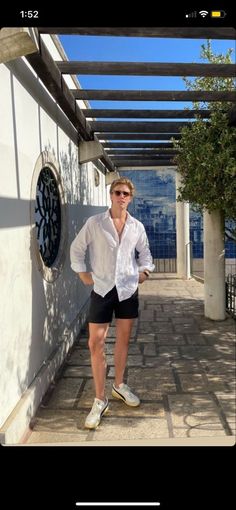 Summa Aesthetic, Old Money Outfits Men Summer, Francisco Borsoi, Money Core, Mens Clothing Styles Summer, Stockholm Summer, Summer Outfits Men Beach, Guy Aesthetic, Mens Beach Style