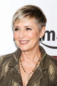 Stay stylish and confident with these 25 must-try haircuts for women over 50. See which style suits you best! Click to read the full article and follow us for more tips!