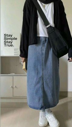 Casual Skirt Outfits Hijab, Classy Look Outfit, Long Denim Skirt Outfit Hijab, Skirt Outfits For Hijab, Denim Hijab Outfit, Ootd Ngampus Hijab, Jeans Skirt Outfit Hijab, Outfit Hijab Casual Rok, Hijabi Casual Outfits