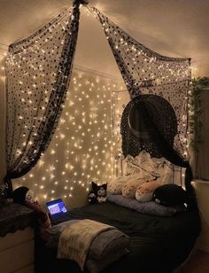 Emo Room, Zimmer Diy, Hypebeast Room, Dream Bedroom Inspiration, Bedroom Minimalist, Chill Room, Room Redesign, Room Deco, Cute Bedroom Decor