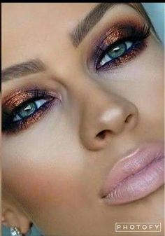 Bronze And Purple Eye Makeup, Purple And Orange Eyeshadow, Maquillage Goth, Copper Eye Makeup, Copper Eyeshadow, Rose Gold Eye Makeup, Eye Makeup Cut Crease, Bronze Eye Makeup, Make Up Gold