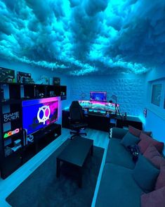 Habitacion gamer Chill Lounge, Games Room Inspiration, Gamer Bedroom, Small Game Rooms, Studera Motivation, Man Cave Room, Video Game Room Design