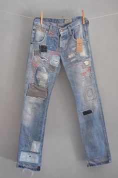 Jean Diy, Vintage Boyfriend Jeans, Patched Denim, Patched Denim Jeans, Jeans Grunge, Hipster Jeans, Reworked Clothing, 80s Clothing, Grunge Jeans