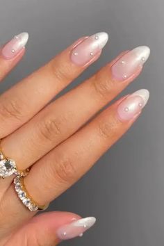 38 Classy & Elegant Minimalist Nails That'll Level Up Your Mani Game Level Up