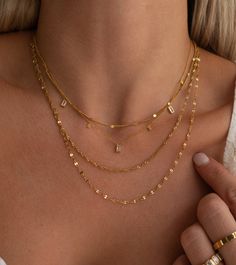 Gold Layered Necklace Aesthetic, Layered Gold Necklaces Aesthetic, Layered Necklaces Aesthetic, Layered Gold Necklaces, Triple Layer Necklace, Necklace Combo, Rectangle Necklace, Jewelry Accessories Ideas, Layer Necklace