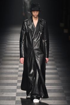 Ann Demeulemeester Fall 2022 Ready-to-Wear Collection | Vogue Fw 2022, Long Leather Coat, Romantic Goth, Show Collection, Leather Coat, Paris Fashion Week