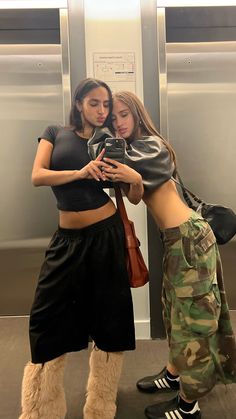 Sara Pashandi, Mode Zara, Model Aesthetic, Fire Fits, Causual Outfits, Sport Dress, Cool Fits, Baggy Pants, Mode Inspo