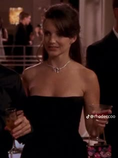 Charlotte York Hairstyle, Charlotte Satc Aesthetic, Satc Aesthetic Outfits, Charlotte York Winter Outfits, Charlotte York Makeup, Charolette York Aesthetic Outfits, Charlotte York Aesthetic Outfits, Charlotte Sexandthecity Outfit, Charlotte York Dress