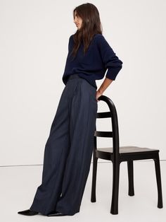 Relaxed Wide-Leg Italian Wool Pant | Banana Republic Pinstripe Pants Outfit, Street Style Fall Outfits, Pinstripe Pants, Petite Shorts, Style Inspiration Fall, Style Fall, Banana Republic Pants, Silk Pants, Wool Pants