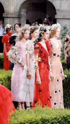 Vs Sleepwear, Fashion Week 2018, Couture Details, Just Girl Things, Beautiful Gowns, Couture Dresses, Fashion Week Spring, Couture Fashion, In Fashion