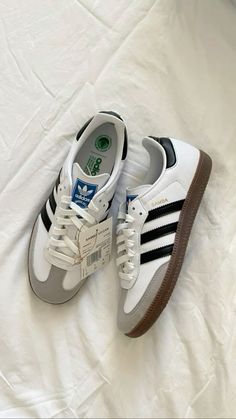 👟Adidas samba classic 👇 Adidas Shoes Outfit, Looks Adidas, Adidas Samba Outfit, Samba Shoes, Samba Outfit