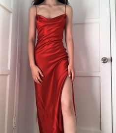 Silk Dress Aesthetic, Red Silk Dress, Vintage Red Dress, Red Satin Dress, Red Dress Long, Red Slip Dress, Pose Fotografi, Dress Spaghetti Straps, Long Red Dress