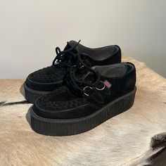 Suede Viva Mondo Pristine Condition Woman’s Size 7 Original Logo Platform Shoes Sneakers Goth, Goth Platform Shoes Cheap, Tuk Shoes, Demonia Creepers, Tuk Creepers, Black Creepers, Creepers Shoes, Wishlist 2024, Union Jack