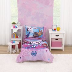 a child's bedroom with pink walls and white carpet