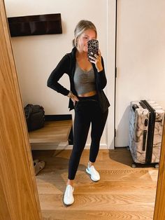 College Outfits Hot Weather, 70 Degree Weather Outfit Spring, Fit Mom Aesthetic, Sahm Style, 70 Degree Weather Outfit, Sahm Wardrobe, Ootd College, Day To Night Outfit, Mom Fits