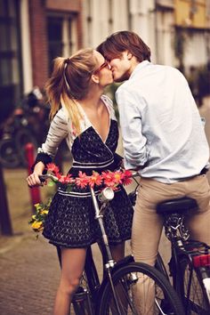 LOVE Could You Be Loved, Riding A Bike, Outfit Chic, With Boyfriend, Bike Riding, New Romantics, Free People Clothing, How To Pose, Anthropology