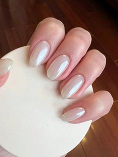 Free Shipping On Orders $50+ ✓. Instantly Upgrade Your Look With 24pcs Medium Oval French Style Simple Daily Classic Solid Color White Laser Full Cover Fake Nail Kit For Women And Girls Press On Nails Nail Supplies- Press On False Nails at SHEIN. Simple Metallic Nails, Nails Inspiration Minimalist, Nail Art Blanc, Nail Art White, Nail White, Bridal Nail, Minimalist Nail, Hello Nails, Pearl Nails