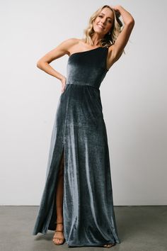 This elegant one shoulder velvet style maxi dress is the perfect night out dress! Whether you are having a date night, or going to a red carpet this dress has got you covered. Slate Blue Bridesmaid Dresses, Slate Blue Dresses, One Shoulder Tank, One Shoulder Maxi Dress, Velvet Bridesmaid Dresses, Kimono Maxi Dress, Tulle Maxi Dress, Baltic Born, Velvet Maxi Dress