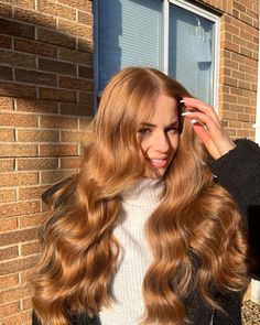 Rambut Brunette, Strawberry Blonde Hair Color, Red Hair Inspo, Ginger Hair Color, Hair Color Auburn, Strawberry Blonde Hair, Light Hair Color, Hair Shades, Hair Inspiration Color