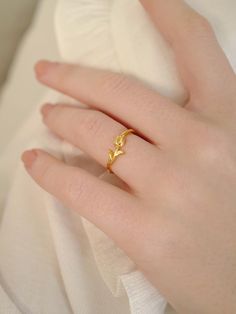 Composition : 925 sterling silver(pure silver), 18k gold platingColor : silver,goldCountry of Origin : Republic of Korea Tulip Jewelry, Tulip Ring, Gold Jewellry, Tulip Design, Gold Ring Designs, Fancy Jewelry, Rings Simple, Pure Gold, Women Accessories Jewelry