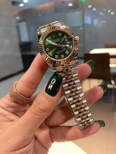 Female Rolex Watches, Green Rolex Watch, Rolex Watches Women Aesthetic, Women’s Rolex Watches, Wedding Bands For Women Diamond, Gold Rolex Women, Most Expensive Watches, Platinum Wedding Bands, Omega Ladies