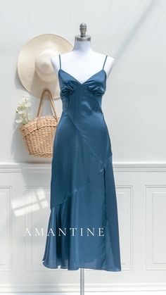 Blue silk wedding guest dress. 1930s Bias Cut Dress, 1930s Dress, Bias Cut Dress, French Girl Style, Beautiful Aesthetic