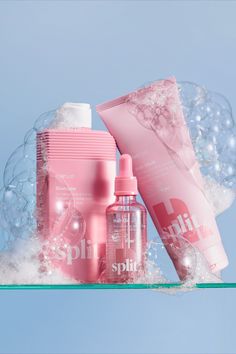 Split Ends? 8 Tips to Prevent & Treat Split Ends Without Cutting Them Products Photography Ideas, High End Skincare, Creative Photography Projects, Creative Advertising Photography, Cosmetic Creative, Skincare Products Photography, Background Style, Hair Issues, Cosmetic Packaging Design