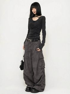 Layer Crop Top Outfits, Layered Tops Outfits Long Sleeve, Minga London Outfits, Japanese Fashion Street, Neat Outfits, Tight Outfits, Chinese Fashion Street, Layered Fits, Petite Style