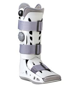 AirSelect™ Elite Walker Boots disperse pressure evenly with a 3-strap system. Ultra-light, trimmable, heat-moldable, semirigid shell uses an open-frame design for ventilation. Wearers can use integrated inflation system to inflate each aircell individually to maximize comfort and minimize edema. Air Cast Boot, Sport Medicine, Air Cast, Bio Design, Broken Foot, Ankle Surgery, Leg Braces, Ankle Pain, Sprained Ankle