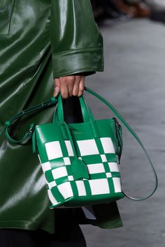 Fashion Week Spring 2020, Leather Tote Purse, Cheap Handbags, Large Handbags, Bag Trends, Cute Purses, Backpack Bag, Best Bags