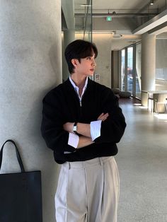 - Model is 5ft 11" (175cm) tall, 150 lbs(60kg) weight and wearing a size L.M (fitted), size L (loose). Elevate your wardrobe with our Collared Sweater, the epitome of modern elegance and versatility of Korean Men’s Fashion. Asian Men Formal Outfit, Asian Clubbing Outfit Men, Asian Clothing Style Men, Casual Guys Outfits, Black And White Business Casual Men, Men Fashion Korean Style, Asian Men Smart Casual Outfit, Male Outfit Styles, Clean Men Fashion