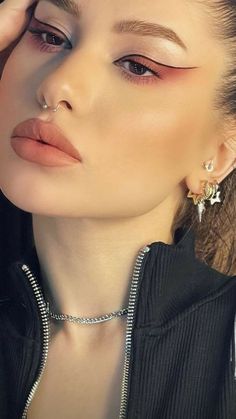 Learn Makeup, Retro Makeup, Edgy Makeup, Creative Eye Makeup, Makeup Goals, Makeup Eyeliner