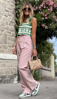 Nyc Summer Street Style 2023, Early Spring Outfits Casual Late Winter, Portuguese Street Style, Portuguese Fashion, Outfits Con Jeans, Best Winter Outfits, Europe Outfits, Love Girl, Elegante Casual