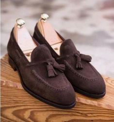 Brown Tassel Loafers Slip on Shoes for Men Fashion Shoes Men Fashion Shoes, Brown Suede Loafers, Tassel Shoes, Business Casual Shoes, Gentleman Shoes, Suede Tassel, Occasion Shoes, Tassel Loafers, Suede Loafers