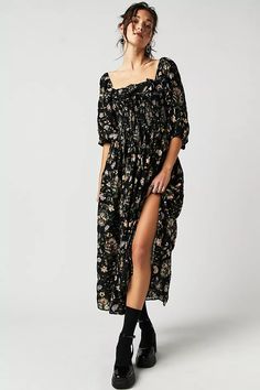 Oasis Printed Midi Dress | Free People Flowy Maxi Dress Beach, Long Sleeve Flowy Maxi Dress, Floral Beach Dress, Oasis Dress, Boho Dresses Long, Ruffles Fashion, Langer Rock, Midi Dress Casual, Sleeve Dresses