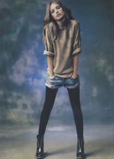 The tights work for your slim legs as well. Here we have a Tan over-sized sweater, rolled jean shorts, black tights and black booties. Mode Poses, Winter Tights, Outfit Chic, Mode Casual, 여자 패션, Shorts With Tights, Black Tights