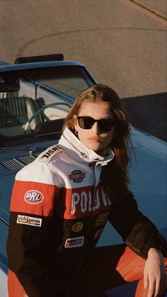 Racing Jacket Outfit, Celebrities Leather Jacket, Racing Jackets, Racer Jacket, Racing Jacket, Trik Fotografi, Vintage Racing, Celebrity Outfits, Pre Fall