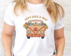 Mushroom Let’s Take A Trip VW Beetle Bus T-Shirts, T-shirts vintage Vintage Groovy Mushroom pour femmes, cadeau d’anniversaire pour elle Groovy Mushroom, Shirts Vintage, Summer Gifts, Granola Girl, Vw Beetle