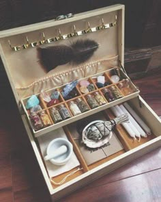 Witch Boxes, Portable Altar, Witch Kit, Citate Harry Potter, Witch Accessories, Lip Tints