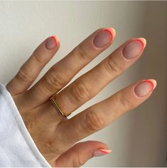 Round Nails French Tip Color, Nails Acrylic For Vacation, Short Oval Summer Nails, Round Colored French Tip Nails, Short Acrylic Nails Round, Elegant Touch Nails, Short Square Nails, Round Nails