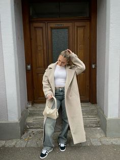 IG: meetalexia // adidas campus black // wide leg jeans // outfit inspo // long coat / beige coat Beige Campus 00s Outfit, Long Jacket Outfit Winter, Ootd Trench Beige, Black Adidas Campus Outfit, Long Beige Coat Outfit, Beige Coat Outfit Winter, Black Wide Leg Jeans Outfit